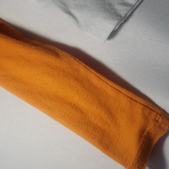 UT Tennessee Girl's Football Shirt with Dog size 10 5th & Ocean Clothing LLC - Picture 5 of 7